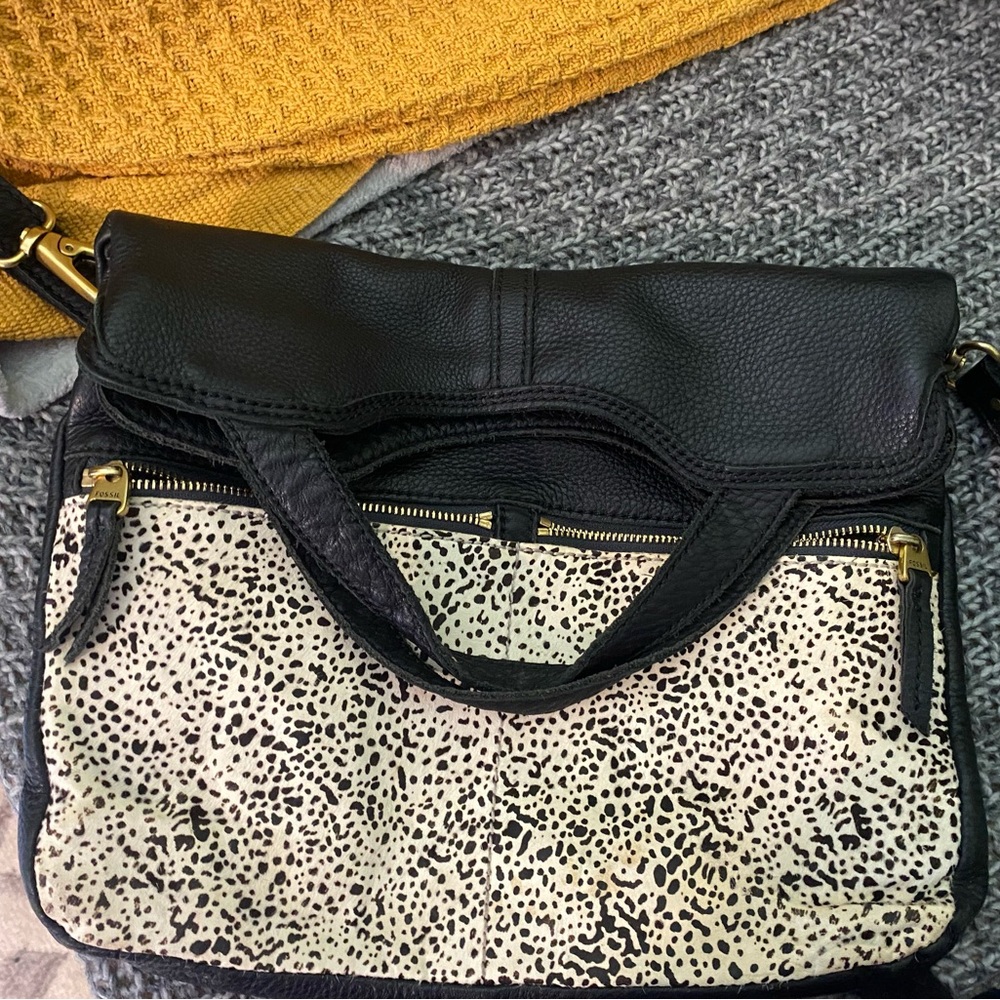 Fossil Erin Fold Over Leather Bag- Gently Used - Picture 4 of 7